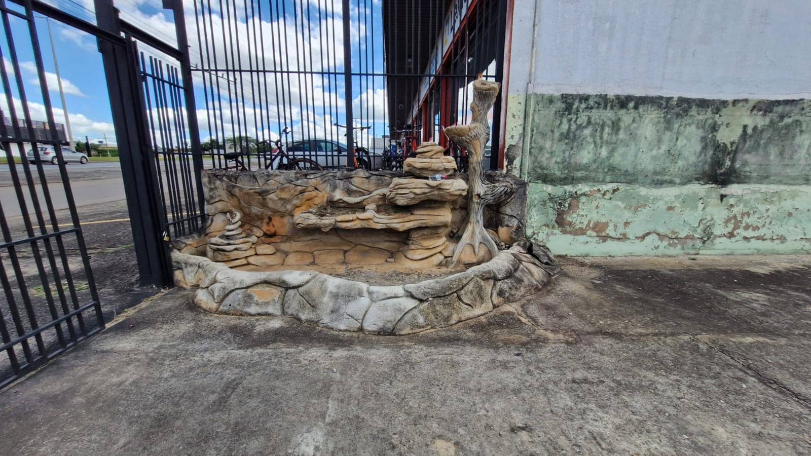 IMÓVEL COMERCIAL 480M², AVENIDA LIBERDADE – GARAVELO