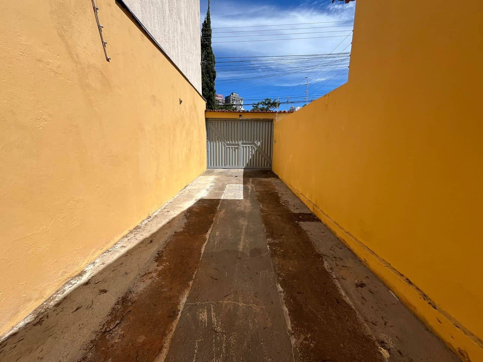 CASA 3 QUARTOS NO SETOR PEDRO LUDOVICO