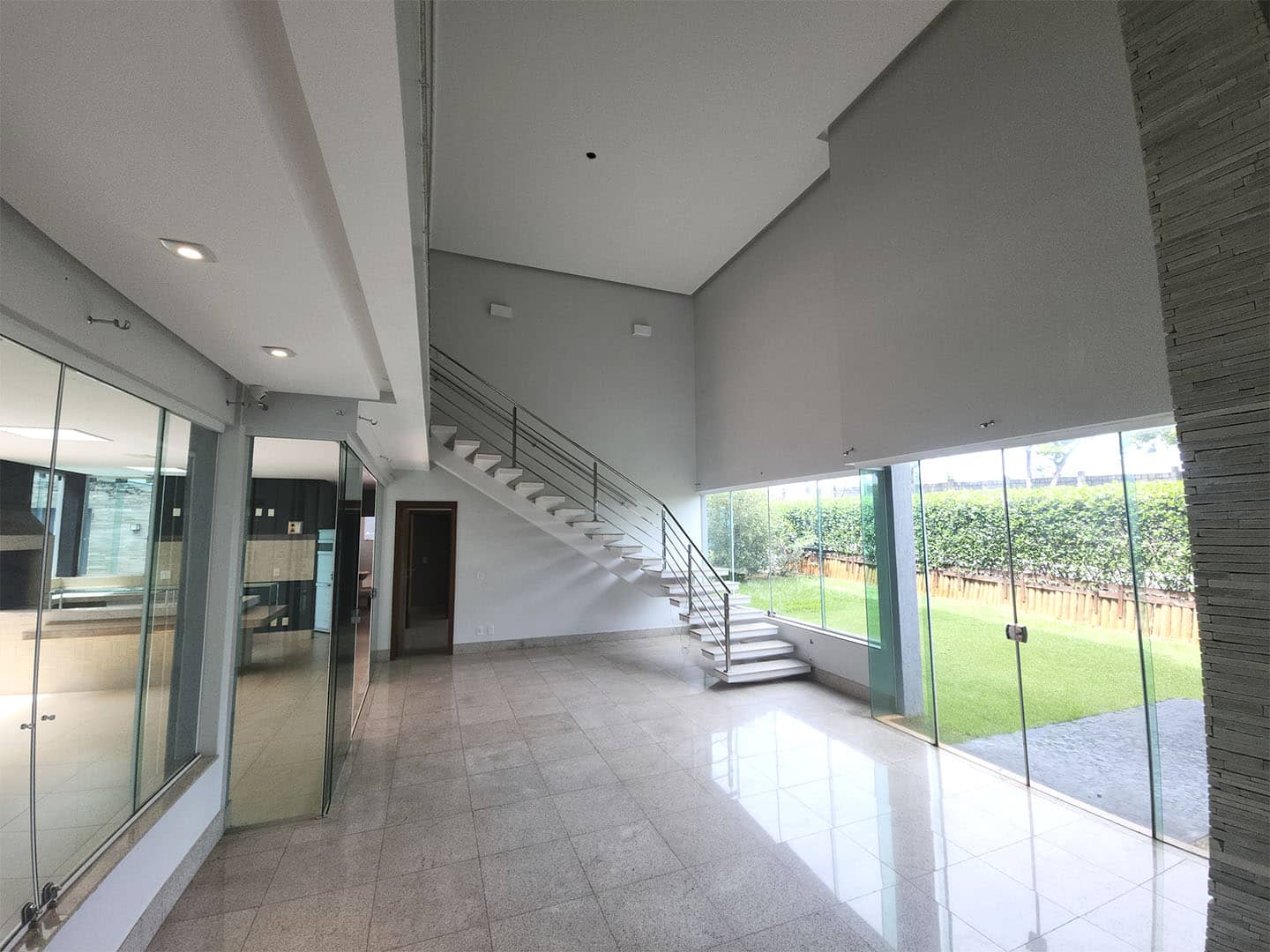 CASA CONDOMÍNIO JARDINS DE MADRI - 537M²