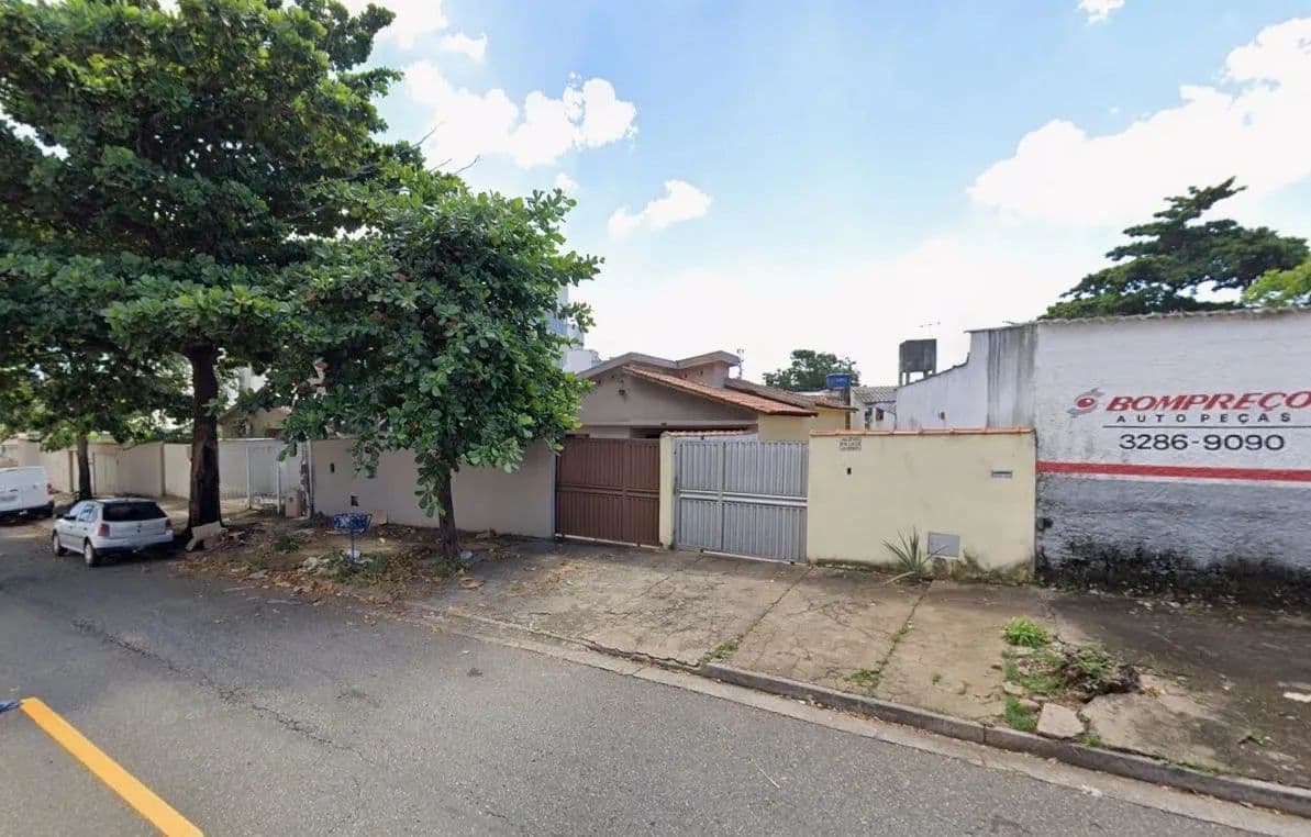 CASA COM EDÍCULA - ÁREA 259m² - JARDIM AMÉRICA - GOIÂNIA/GO