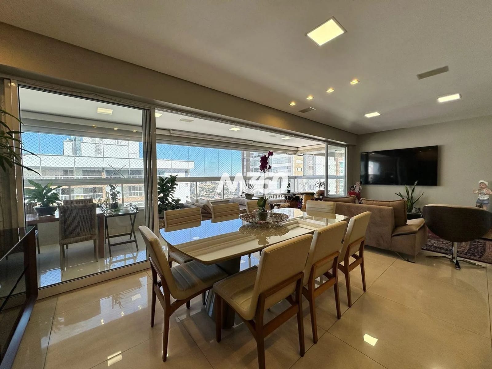 APARTAMENTO - 4 SUÍTES - ÁREA 215m² - RESIDENCAL GRAN ELEGANCE - SETOR BUENO - GOIÂNIA/GO