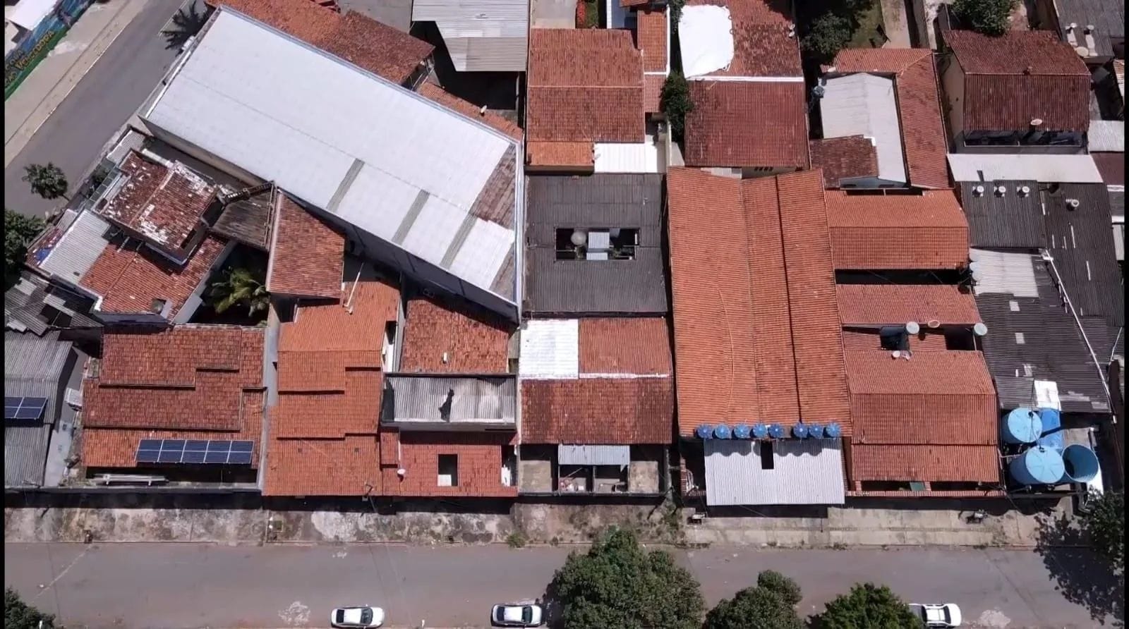 CASA À VENDA - COMERCIAL OU RESIDENCIAL - SÃO FRANCISCO - GOIÂNIA-GO